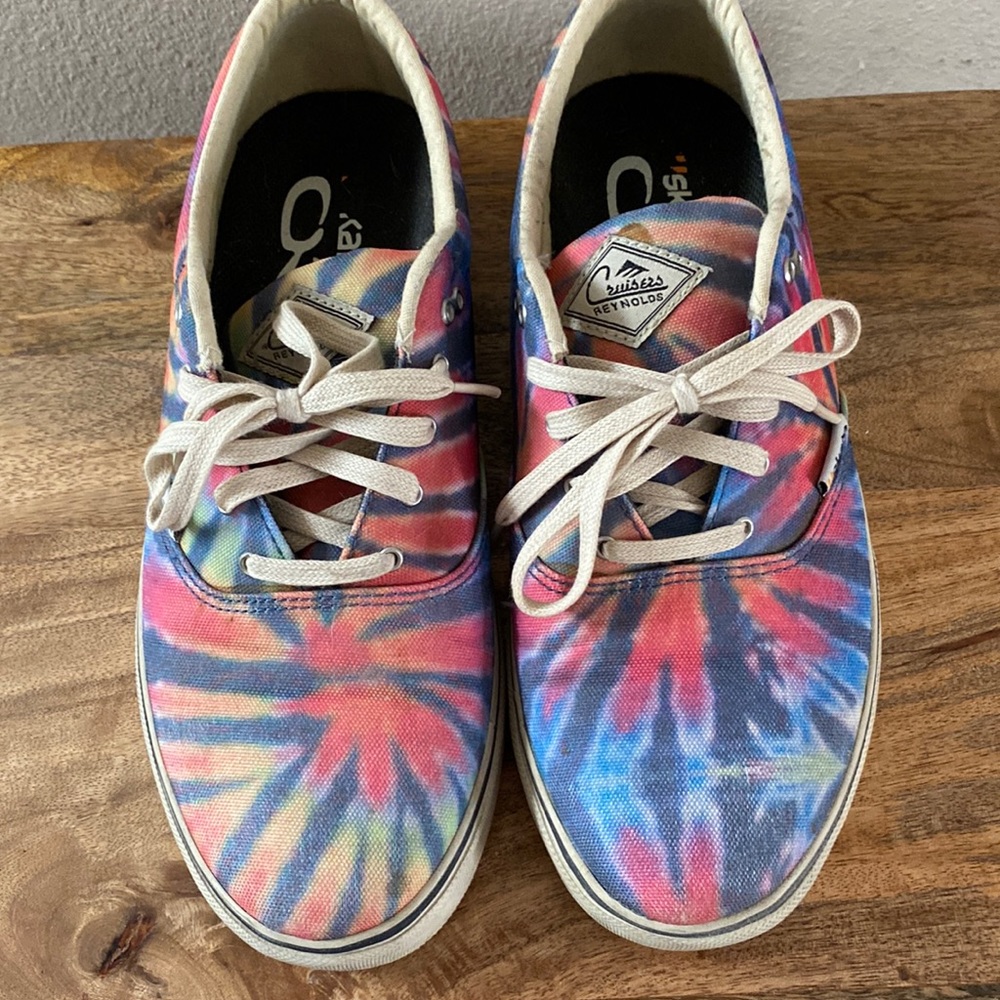 Emerica Tye Die skate shoes size 9.5